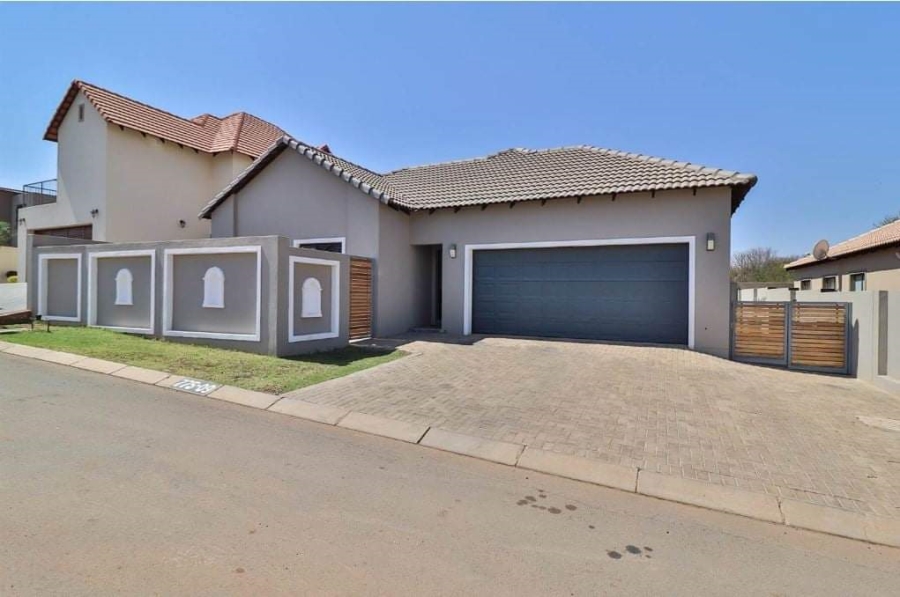 3 Bedroom Property for Sale in Gateway Manor North West